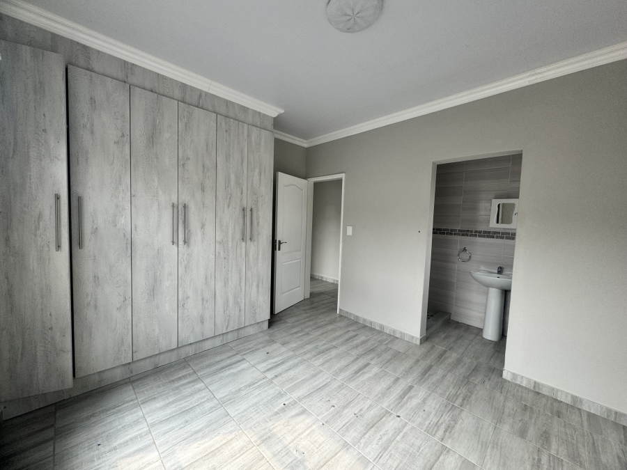 To Let 3 Bedroom Property for Rent in Flamwood North West